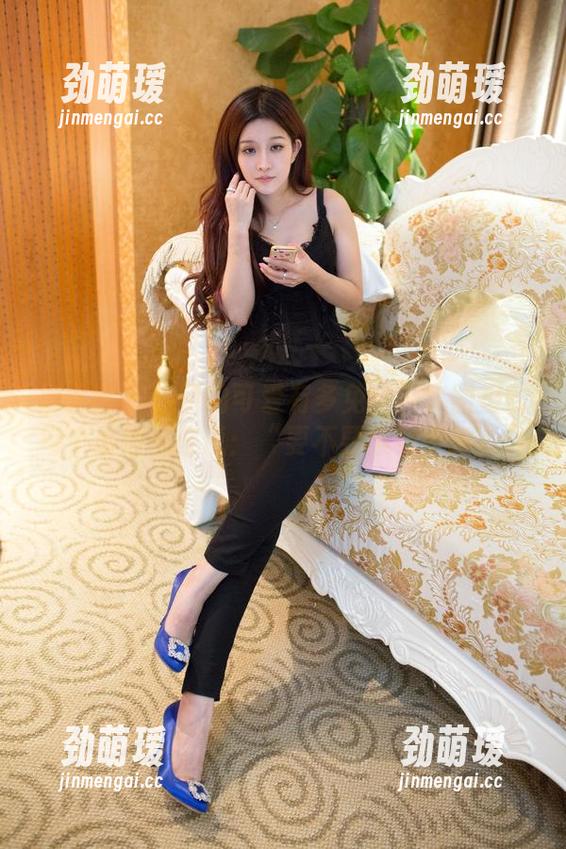 推女郎 - 杨伊的可爱有多免费？套图里的每个表情都在说：“要不要集体中招？”
