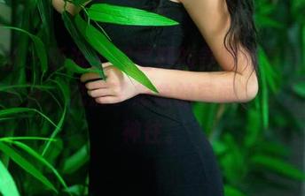 推女郎 – 听说王根星熙的美腿有灵气，看这组写真，充满了想象的空间，让人心驰神往。