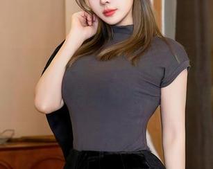 星颜社 – 免费图集：Emily尹菲x女孩，拼凑出一个个恰到好处的“嗯哼”。