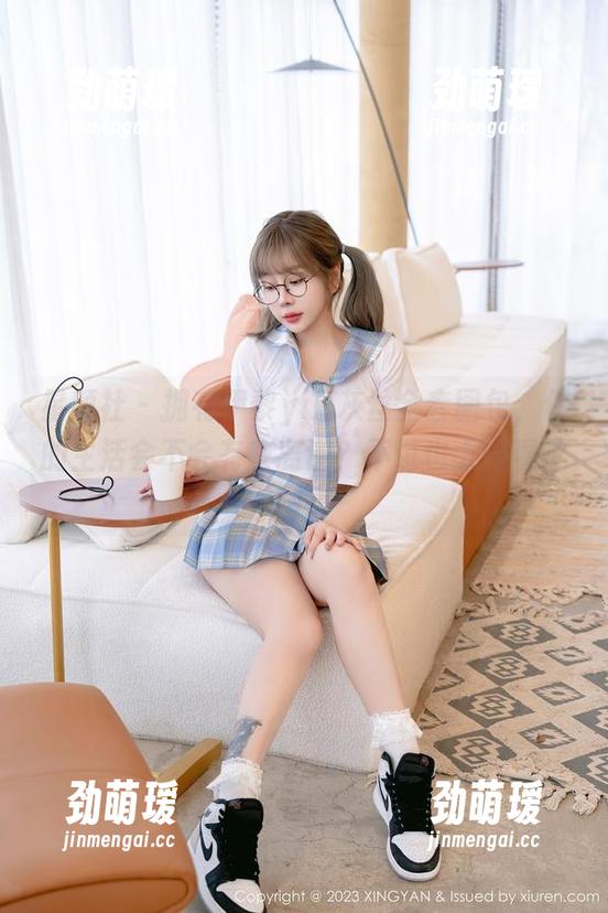 星颜社 - 拥有伊黎yili灰丝全套图包，你的生活会不会有些离谱？不过也太好看了吧！
