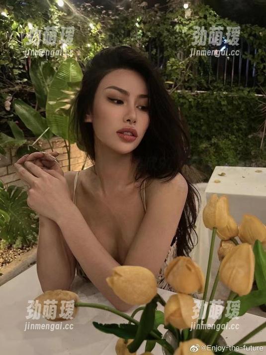 李嘉欣97 微密圈 - 不怕羞的李嘉欣97,图包免费领取,学姐已廋,快下载!