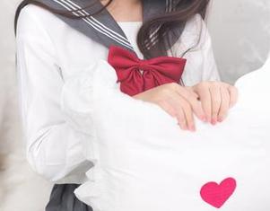随意翻阅：杏子夫人和她的牛仔裤在图库里闹腾