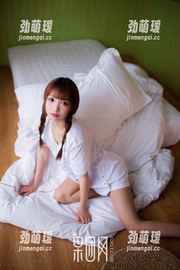 果团网 - 蜜桃Q妹儿与她那条职业装：图集原图带你感受职场气息
