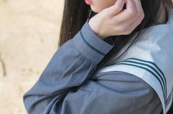 柴系小乖 – 新鲜出炉！赤西夜夜与吉他少女的写真集更新，谁在拍马屁啊？