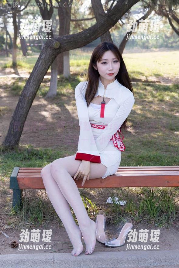 物恋传媒 - 图包时刻：elise以秘书的身份给你一些小惊艳