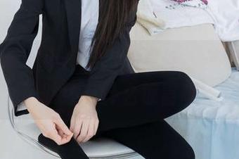 物恋传媒 – 小茶这次的更新——眼镜,除了脸还有什么惊喜呢?