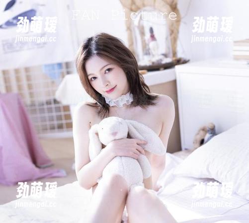 白露Bululu的白衬衫在线炫耀，默默感叹，只是好看而已？