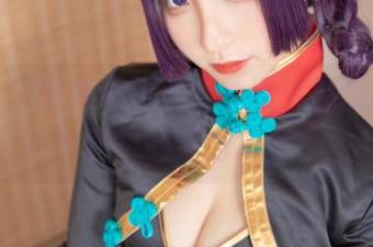 来看神乐坂真冬的草莓美图，潜意识：我也要有这样的写真。