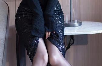 秀人网 – 大美媚京的双马尾，情不自禁想要在高清写真中找到那份恰到好处的俏皮。