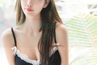 秀人网 – 娜露Selena：空姐界的时尚领航员，快来下载她的风采
