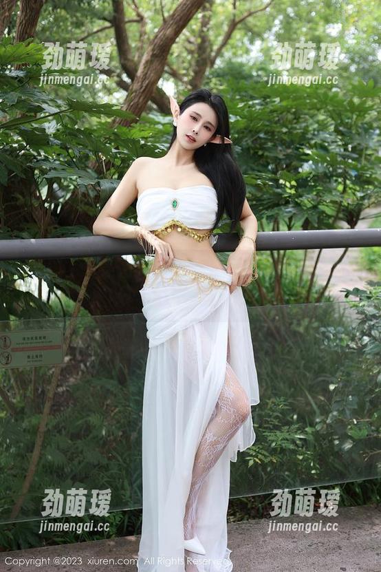 秀人网-安然anran 秀人网 - 美图时刻:安然anran在连体衣里的“坦然”与“无奈”