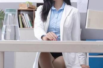 秀人网 – 张思允Nice:泳装写真中藏着未说出口的小心思,来瞧瞧吧!