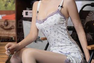 秀人网 – 白白Alina的油亮作品,高清得好像能反光,别说我没分享好东西!