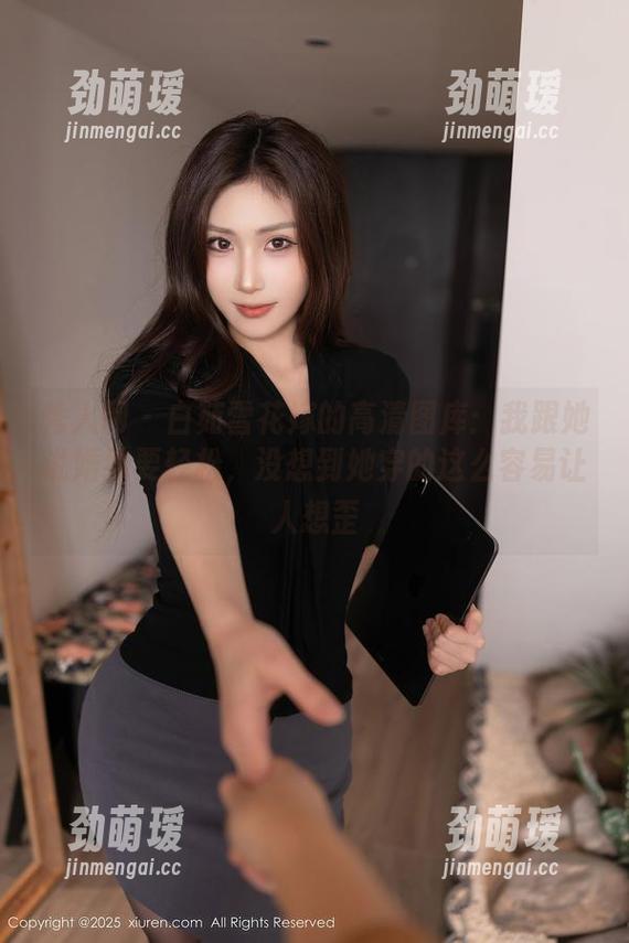 秀人网 - 白茹雪花嫁的高清图库：我跟她说婚纱要轻松，没想到她穿的这么容易让人想歪