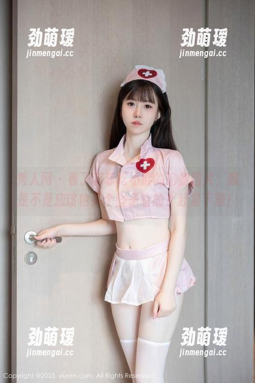 秀人网 - 看了菲菲吃不胖的瑜伽图片，我是不是应该也买个垫子啥的？赶紧下载！