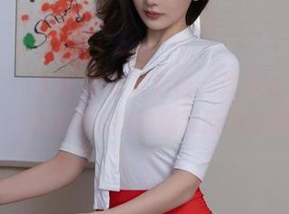 秀人网 – 最新JK资源直击：许嘉欣你敢穿吗？但我更怕我的腿能断得过去！