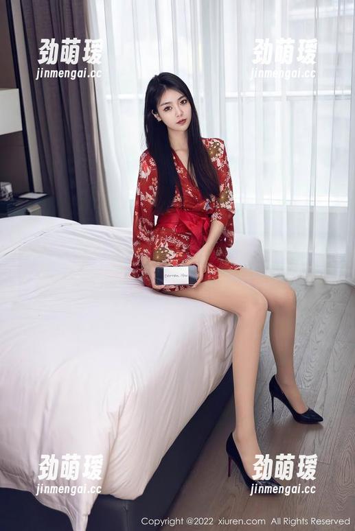 秀人网 - 你见过雨夕cy的女友？她可是那种掉进资源库里都能免费拿的类型！