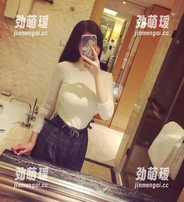 微密圈 - 让人捧腹的紫色哒豚豚，图里的女仆像极了我家外卖小哥！