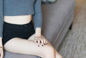 美媛馆 – 泳池边的Barbie可儿：看她如何优雅地跳进水里，哦，那个动作可能需要点练习的写真套图！