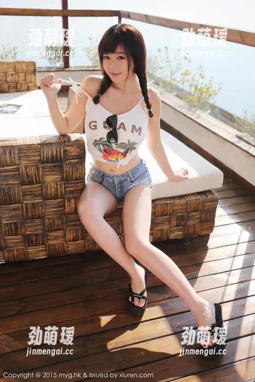 美媛馆 - 镜头下的糯美子，白色让人想起我穿的旧球鞋，高清得不行！
