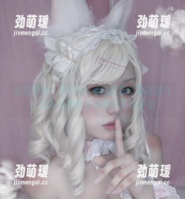 话说芊川一笑MNK妹妹的这组最新图片，让人有种想要和她聊天的冲动