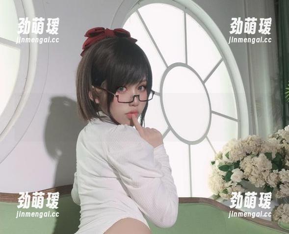 小甜点大作战：芊川一笑MNK的cos图册，让你越看越饿！