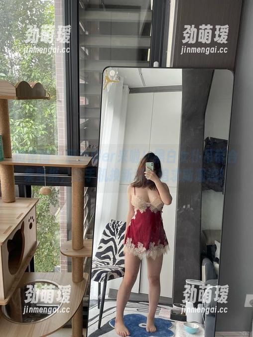 微密圈 - 葱油饼er来啦！黑白女仆吊带合集壁纸，给手机换新装，追求新潮流！