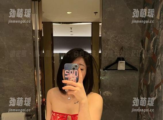 詹詹 微密圈 - 詹詹最新写真:白色珍珠,仔细一看,又让我想多了...