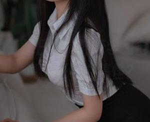 师匠OL的工作日常：轩萧学姐全套写真，谁说上班不能搞怪？