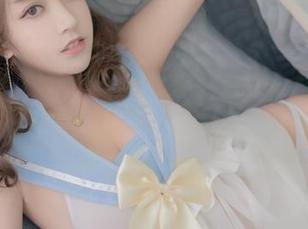 过期米线线喵的AI女教师——原图合集中藏着多少“小花样”？