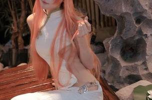 阿包也是兔娘的丝袜新作：每张更新都让人想多看几眼。