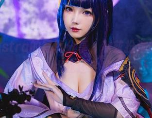雪晴Astra的写真分享，利兹扮演的小恶魔，比我还会搞怪