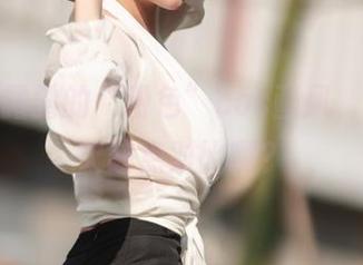 香草喵露露的“粉色”cos画风,是不是欠缺点对比啊?