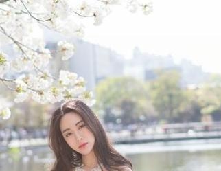 魅妍社 – 高清图集：黄歆苑在校园里，误入了哪个剧组？（我觉得她跟导演有一腿。）