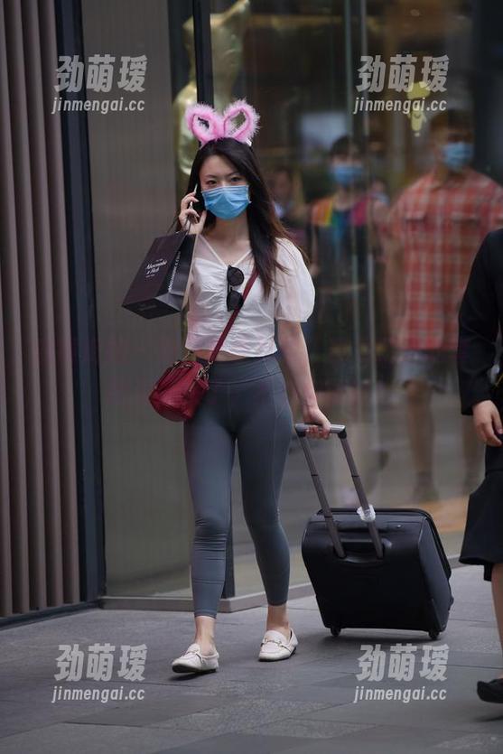 魔镜街拍 - 别让雨季打扰，凯恩精选的套图资源来了，不信你试试！